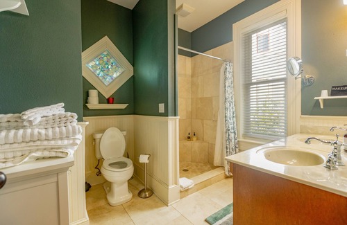 Gainesville Bed & Breakfast | Camellia Rose Inn