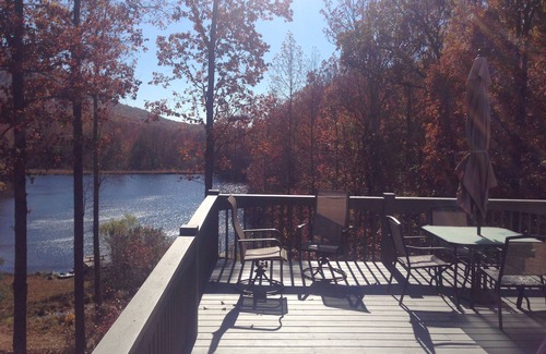 Helen House | Cameron House Retreat: Lake, wine & mountain paradise! 5 miles to Helen!
