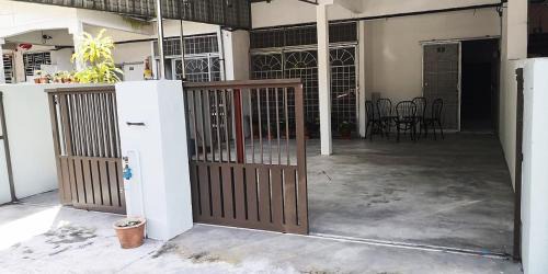 Ringlet House | Cameron Magpie House