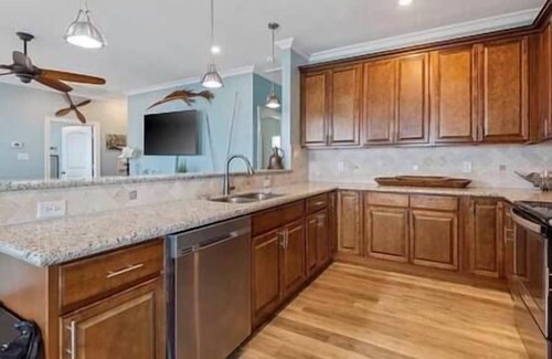 Lakeview  Jefferson County House | Cameron Oceanf pet friendly home near Holly Beach