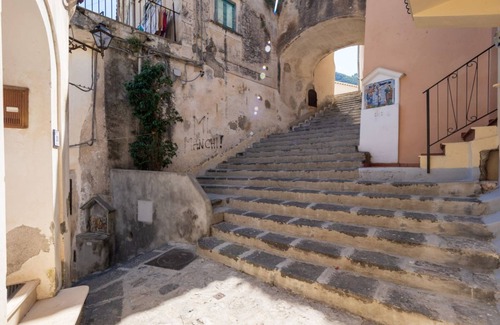 Chiesa Nuova Apartment | Camilla House in Positano