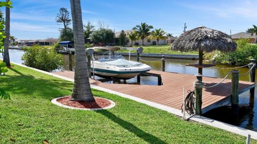 Pelican Villa | Camille with Boat MUST SEE modern furniturePool