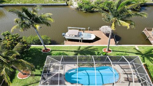 Pelican Villa | Camille with Boat MUST SEE modern furniturePool