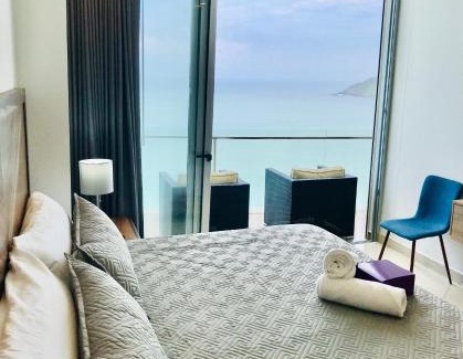 Zona Dorada Apartment | Camino Al Mar with Amazing View of the Ocean, Beach and Pool