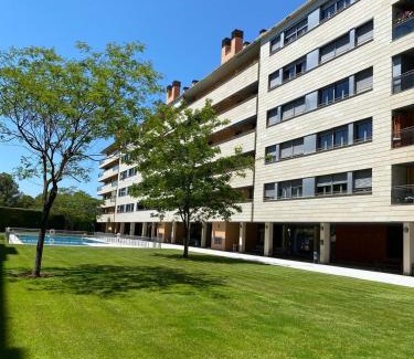Logrono Apartment | Camino Santiago Naturaleza en Logroño Parking y Piscina by Apartamentos Logrono org