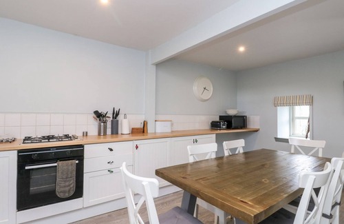 Muirshearlich Cottage | CAMISKY STEADING, pet friendly, with open fire in Fort William