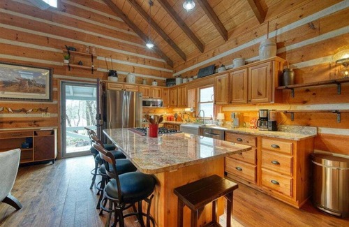 Dial Cabin | Camp Fire Cabin - fire Pit, fireplace, hottub