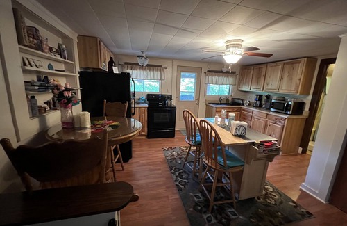 Nebo Cottage | Camp Hideaway Whippoorwill Cottage @ Nebo, Lake James NC