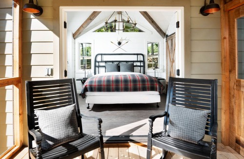 Ridgedale Hotel | Camp Long Creek