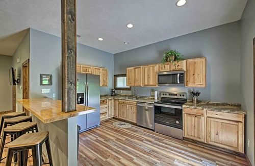 Bloomington Cabin | ‘Camp Monroe’ in Bloomington w/Deck & Views!