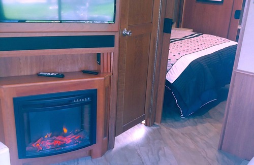 Oxford RV Rental | Camp on Lake Oxford Mi.