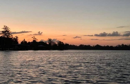 Lottie House | Camp on private lake