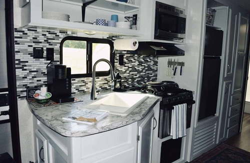 Sparta House | Camp Wee Acres. Cozy camper with beautiful views.