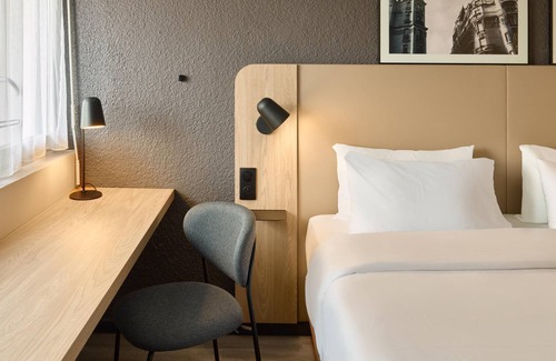 Les Ulis Hotel | Campanile NATURE - Les Ulis