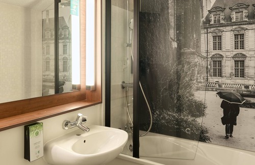 Les Ulis Hotel | Campanile NATURE - Les Ulis