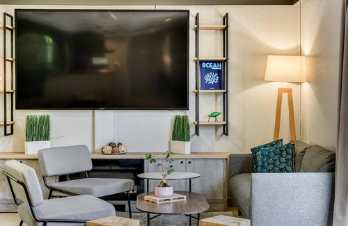 Pres d'Arenes Hotel | Campanile NATURE - Montpellier Sud