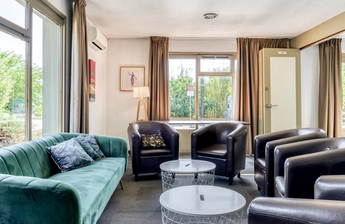 Pres d'Arenes Hotel | Campanile NATURE - Montpellier Sud