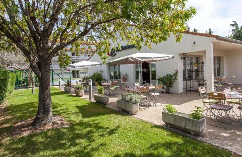 Pres d'Arenes Hotel | Campanile NATURE - Montpellier Sud