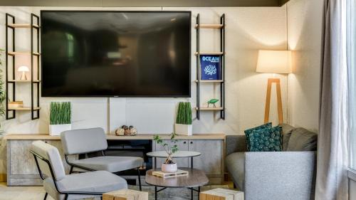 Pres d'Arenes Hotel | Campanile NATURE - Montpellier Sud