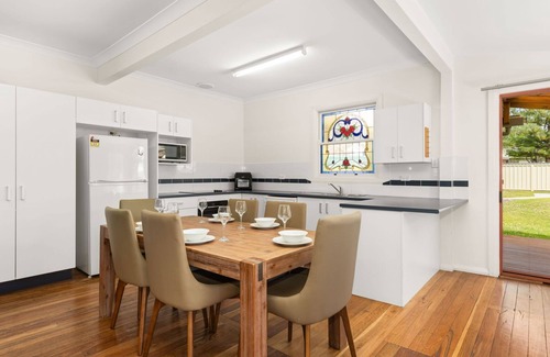 Huskisson Cottage | Campbell's Cottage by Experience Jervis Bay