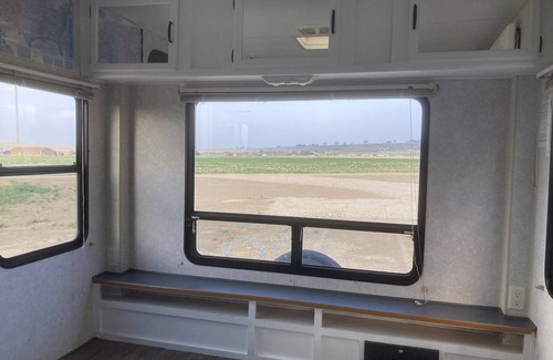 Cody House | Camper/RV @ The Rendezvous - Wi-Fi, fire pit, A/C