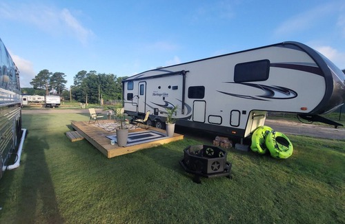Manning RV Rental | Campers Paradise