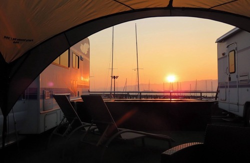 Konohana Hotel | Campervan DX double up to 4 people Pool availa/Osaka Ōsaka