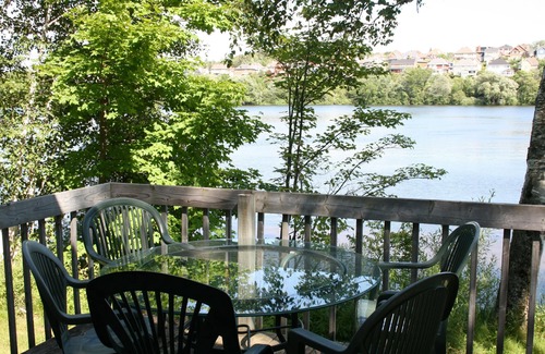 Saint-Augustin-de-Desmaures Cabin | Camping - Chalets Lac St-Augustin
