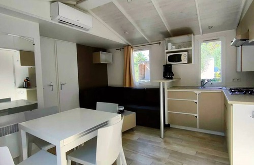 Saint-Mitre-les-Remparts House | Camping Félix de la bastide * - Mobile Home Arizona. Standard 4 rooms 6 people Air-conditioned