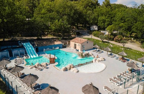 Callas House | Camping 2 étoiles - Parc aquatique - efadba