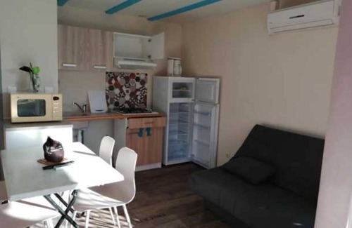 Le Boulou House | Camping 3 étoiles - Piscine - eecbhd
