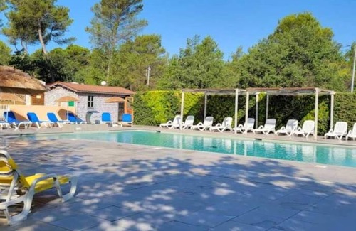 Peynier House | Camping 3 étoiles - Piscine - ccbbhhb