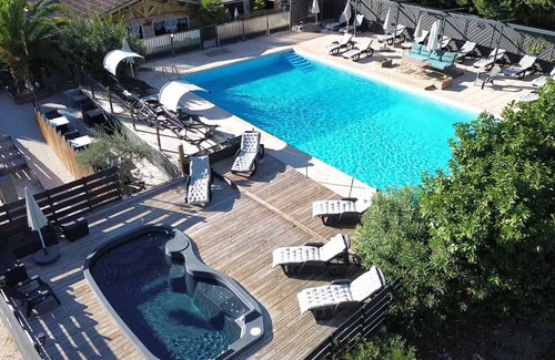 Paluds de Noves Ski Chalet | Camping 4 étoiles - Piscine - eehf0c