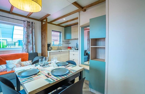 Saint-Jean-de-Monts Ski Chalet | Camping Flower La Davière Plage* - Chalet Cannelle Premium 26.5m² 2 bedrooms + TV + LV + Covered terrace + Pedestrian area 4 people