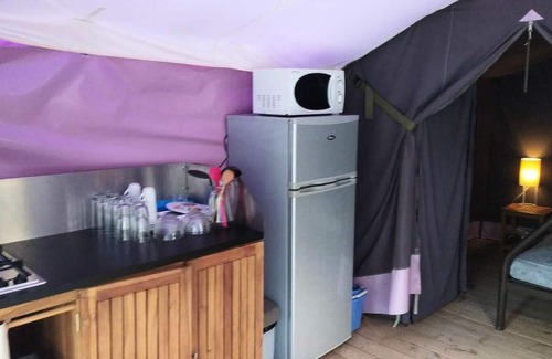 Saint Maime House | Camping Flower La Rivière * - Free Flower Tent 3 pieces 5 people without toilets