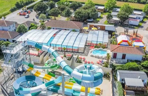 Tharon-Plage House | Camping - Parc aquatique - ccagehc
