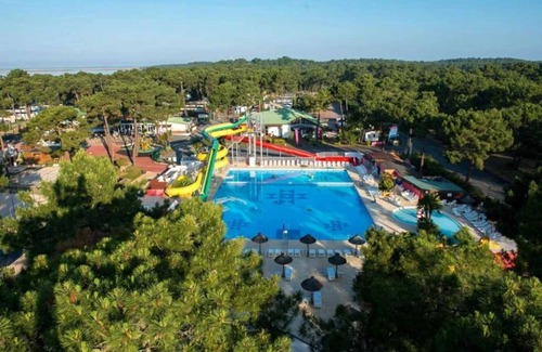Les Mathes House | Camping - Funpass inclus - Piscine - ccaegfc
