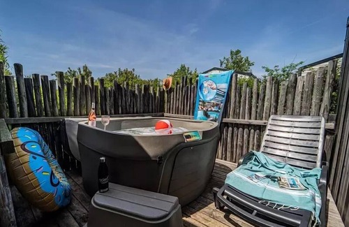 Brem Sur Mer House | Camping L'Océan * - Mobile Home Duo Premium 3 Rooms 4 People Jacuzzi + Air Conditioning + TV