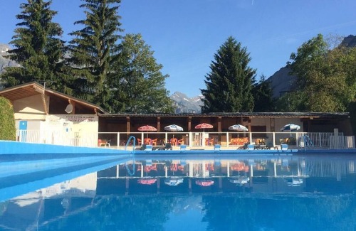 Le Bourg-d'Oisans Ski Chalet | Camping le Colporteur ****: at the foot of Alpe d'Huez