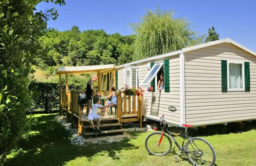 Marcillac-Saint-Quentin House | Camping Le Pont de Mazerat **** - Safari tent 35m² 5 people