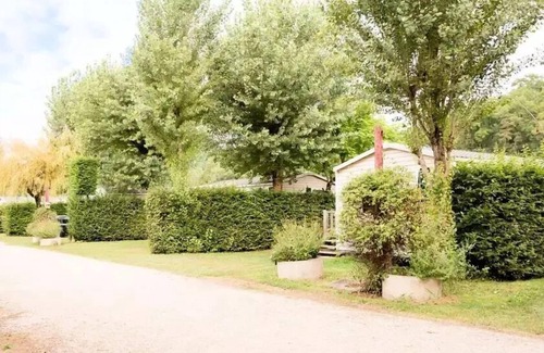 Marcillac-Saint-Quentin House | Camping Le Pont de Mazerat **** - Safari tent 35m² 5 people