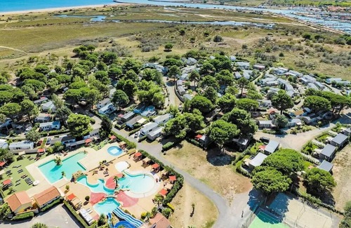Les Cabanes de Fleury House | Camping Les Mûriers* - VIP Cottage TV Air Conditioning Plancha 4 rooms and 2 bathrooms 6 people
