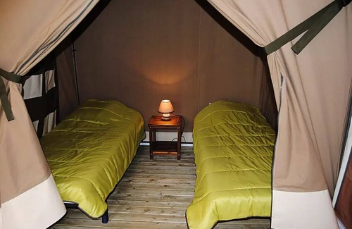 Thonac RV Rental | Camping maeva Escapades La Castillonderie * - Victoria Lodge Tent 3 Rooms 5 People Without Sanitary