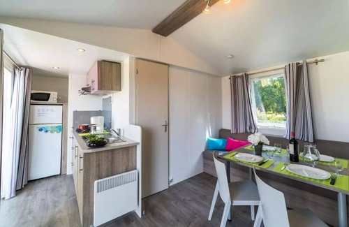 Plougasnou House | Camping maeva Respire Le Domaine de Mesqueau * - Mobile Home SIMPLY Riviera 4 Rooms 6 people + TV