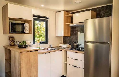 Plougasnou House | Camping maeva Respire Le Domaine de Mesqueau * - PREMIUM COMFORT Cottage 4 Rooms 6 People + TV 2 Bathrooms