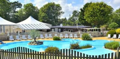 Clohars-Carnoet Other | Camping Paradis du Quinquis - 4 étoiles - Location estivale en Finistère Sud