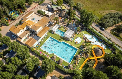 Serignan-Plage House | Camping - Piscine - ccagece