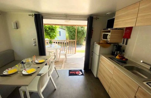 Hourtin House | Camping - Piscine - ccaghcg