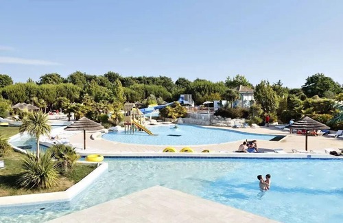 Mauzac House | Camping Séquoia Parc* - Cottage Privilège Plus TV LV Air conditioning 4 rooms, 2 shower rooms 6 people
