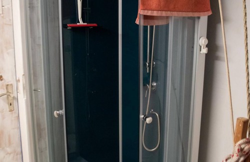 Barlt Apartment | Campingfass mit Separaten Badezimmer - Ferienhof De Olle Uhlhoff